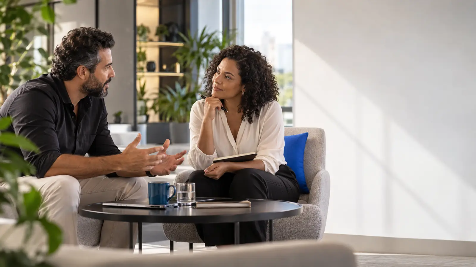 Conversa de diagnóstico entre estrategista e cliente